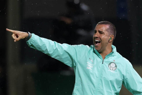 O Palmeiras vetou a entrevista coletiva após o jogo contra o Corinthians, neste domingo (12)